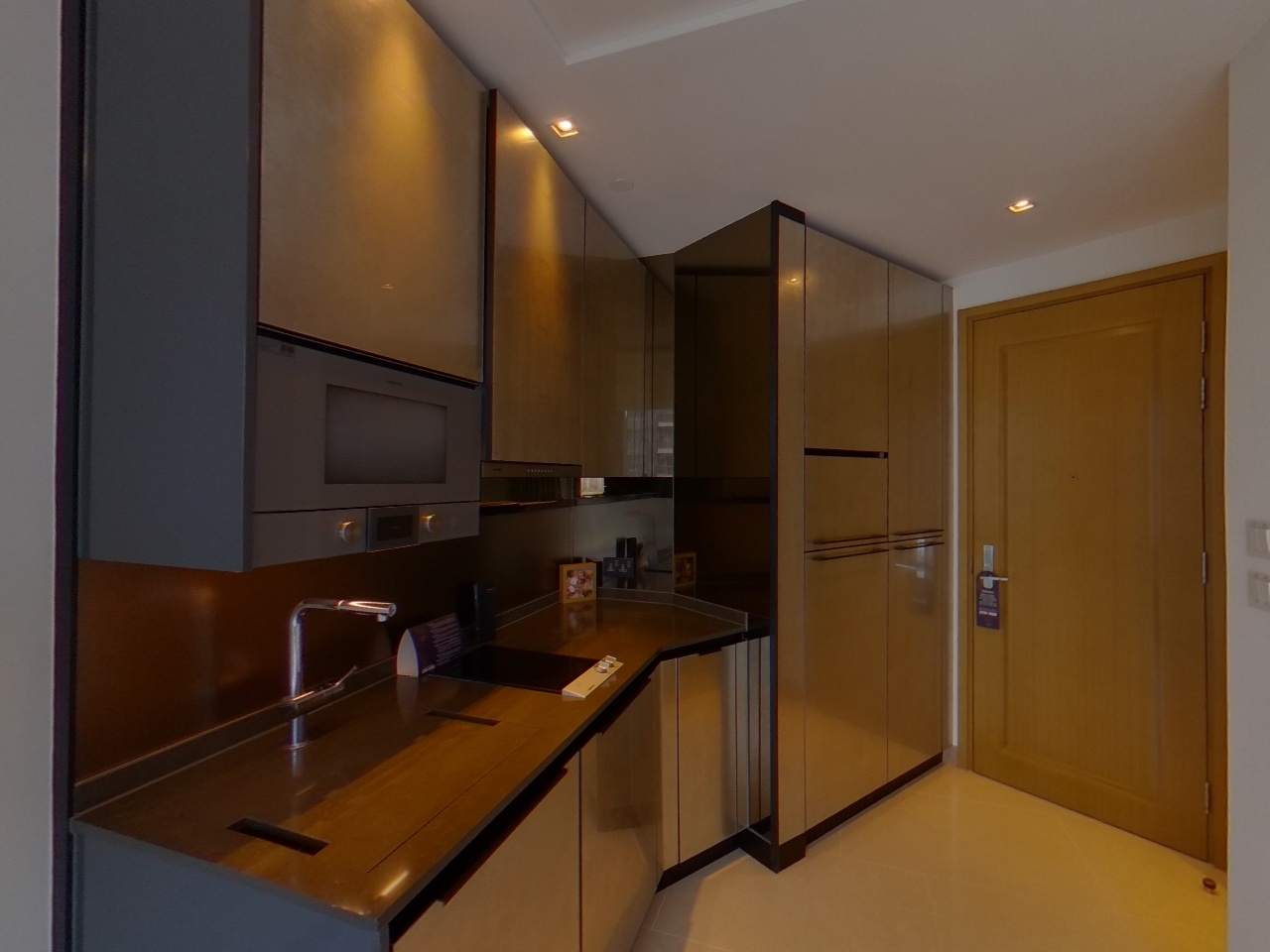VICTORIA HARBOUR Phase 1b - Tower 5a High Floor Zone Flat F North Point/North Point Mid-Levels