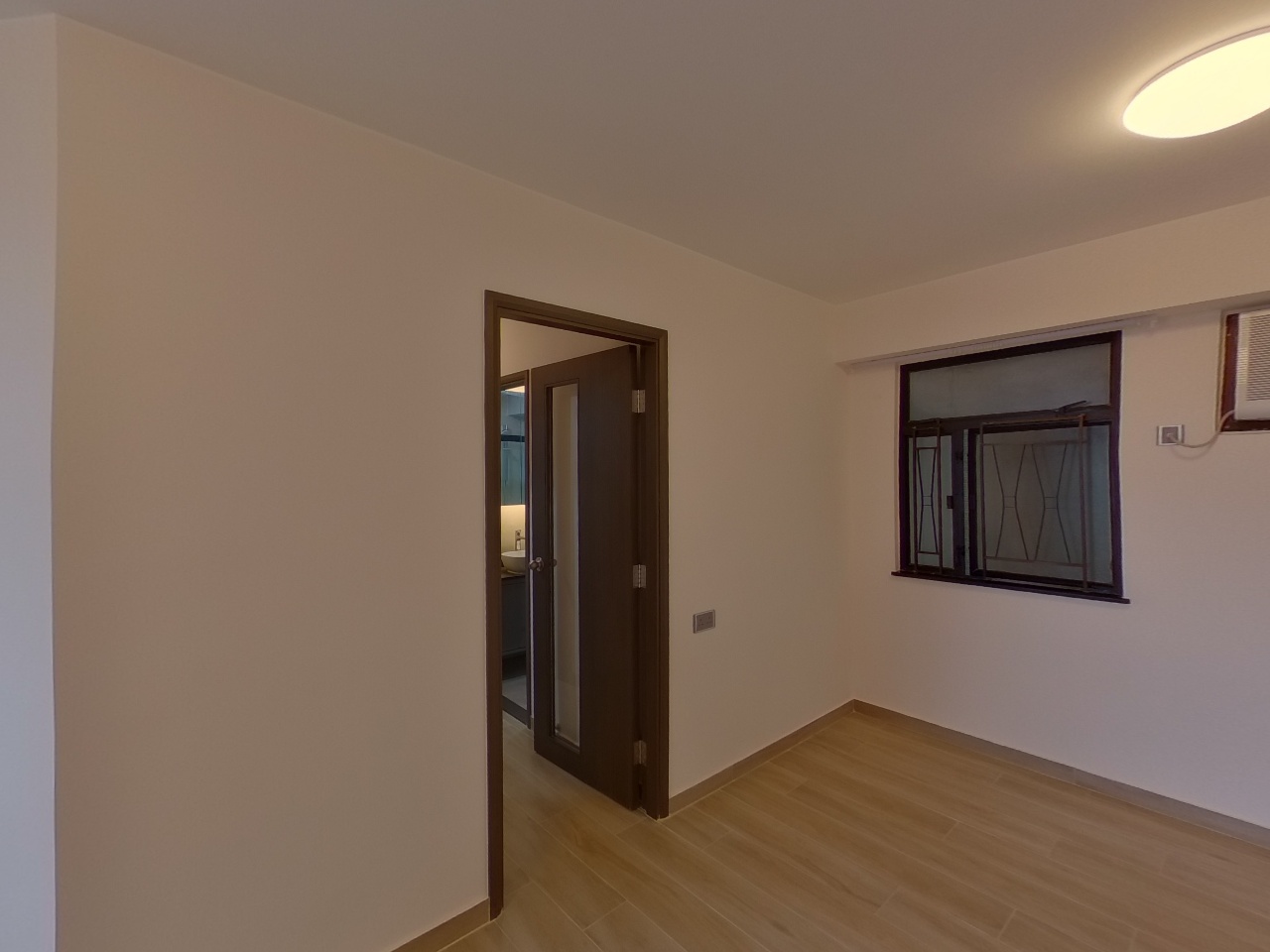KORNHILL Block D (flat 9 - 16) Medium Floor Zone Flat 15 Quarry Bay/Kornhill/Taikoo Shing