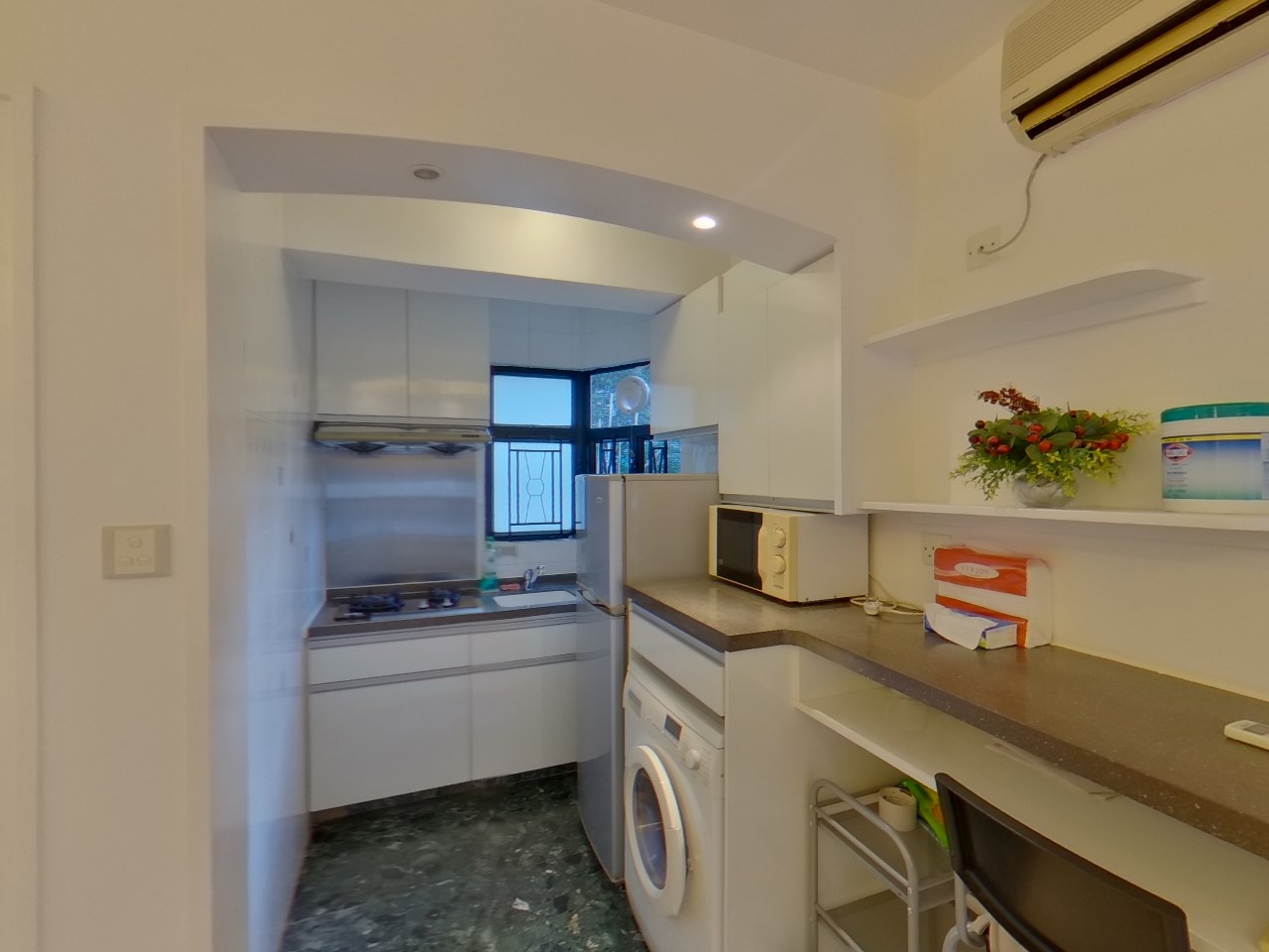 DAWNING HEIGHT Low Floor Zone Flat C Central/Sheung Wan/Western District