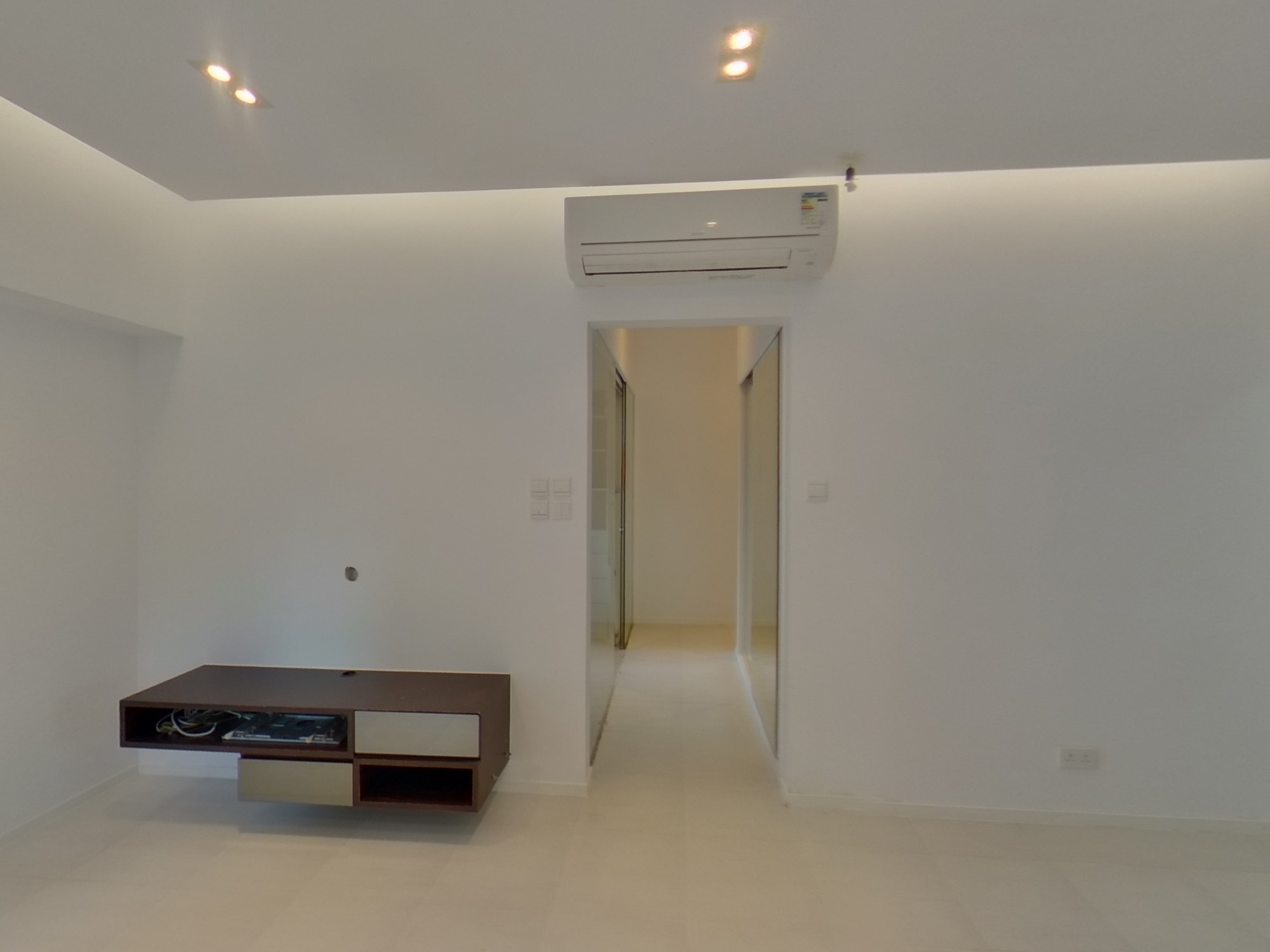 Y.I Low Floor Zone Flat B Happy Valley/Mid-Levels East