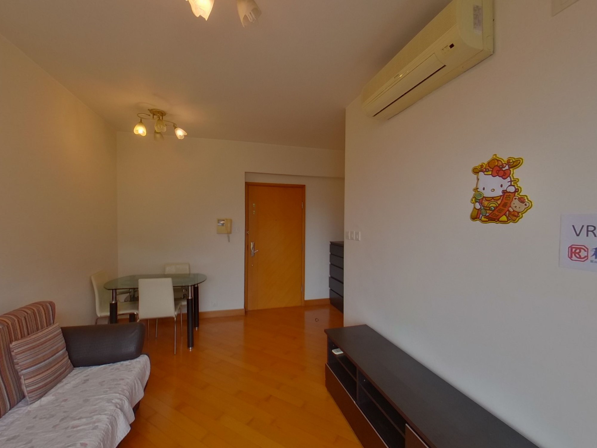 COASTAL SKYLINE Phase 1 - Block 1 Medium Floor Zone Flat H Tung Chung