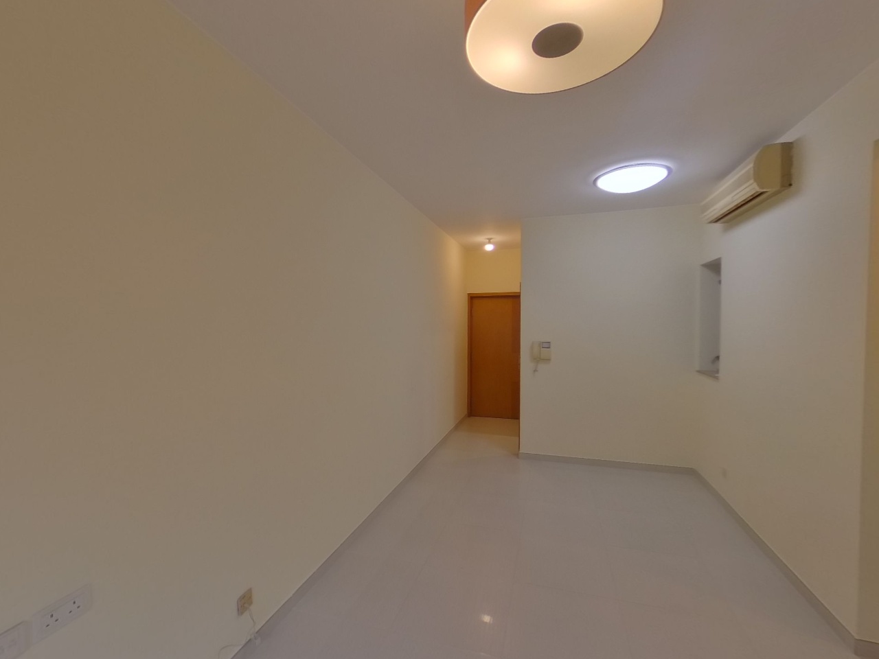 名逸居 1座 中層 C室 荃灣